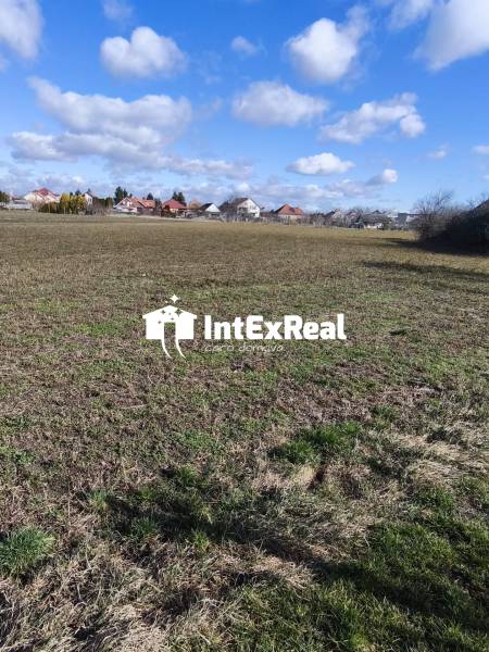 Investičná príležitosť, pozemok  na predaj, 3 399 m²,, Čierny Brod , viac na: https://reality.intexreal.sk/