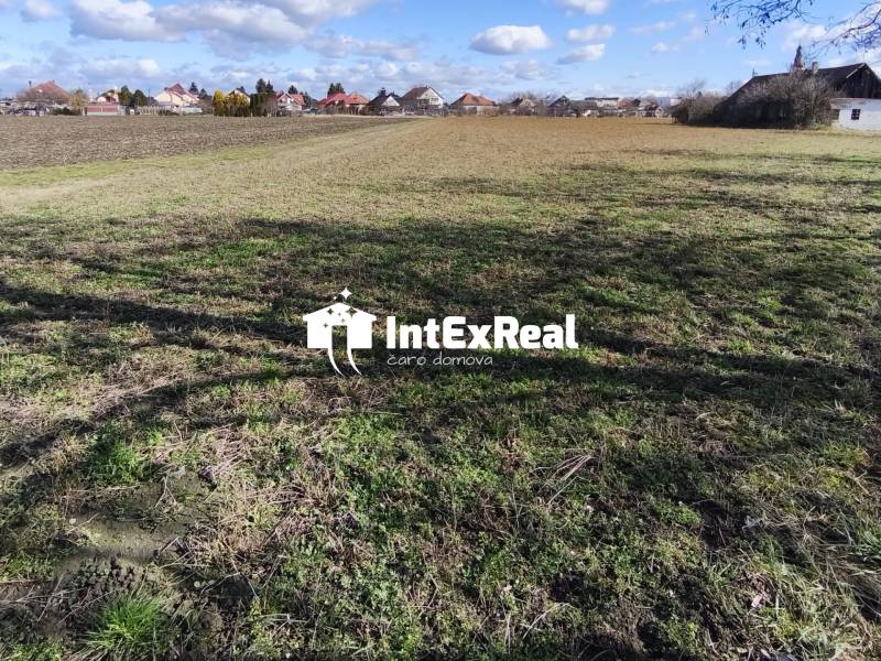 Investičná príležitosť, pozemok  na predaj, 3 399 m²,, Čierny Brod , viac na: https://reality.intexreal.sk/