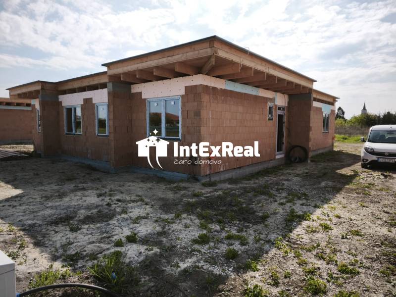 Novostavba typu dvojdom na kľúč, Čierny Bord, viac na: https://reality.intexreal.sk/