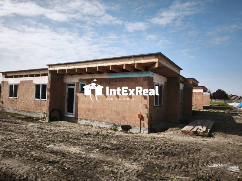 Novostavba typu dvojdom na kľúč, Čierny Bord, viac na: https://reality.intexreal.sk/