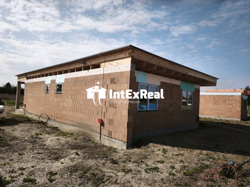 Slnečnica, 4 izbové moderné bývanie, novostavba, Čierny Brod , viac na: https://reality.intexreal.sk/