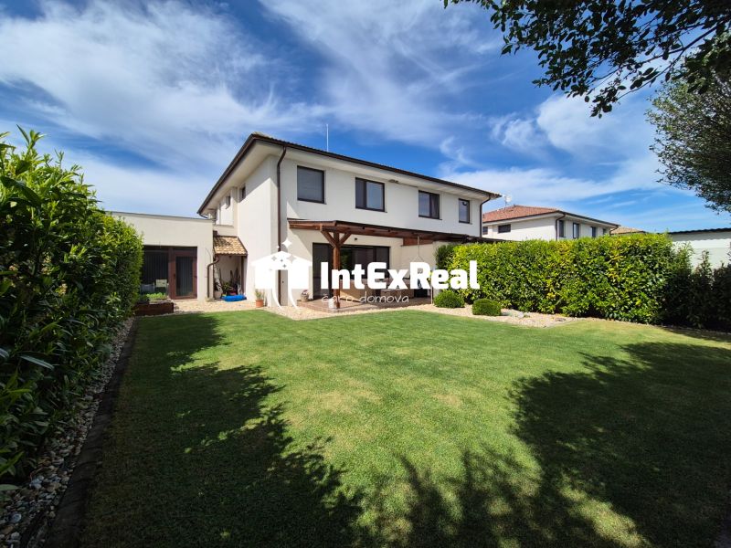 Výnimočný predaj! Byt so záhradou,  garážou, Galanta , viac na: https://reality.intexreal.sk/