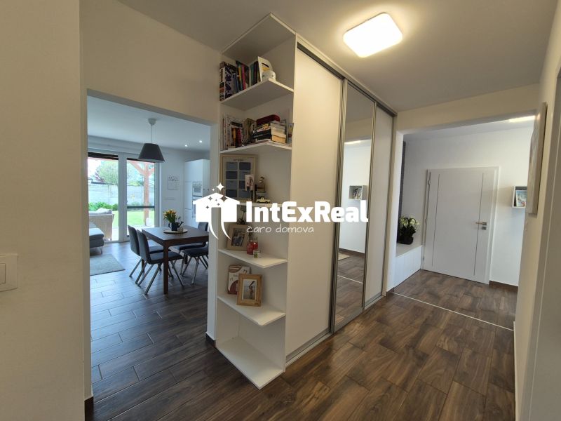 Výnimočný predaj! Byt so záhradou,  garážou, Galanta , viac na: https://reality.intexreal.sk/