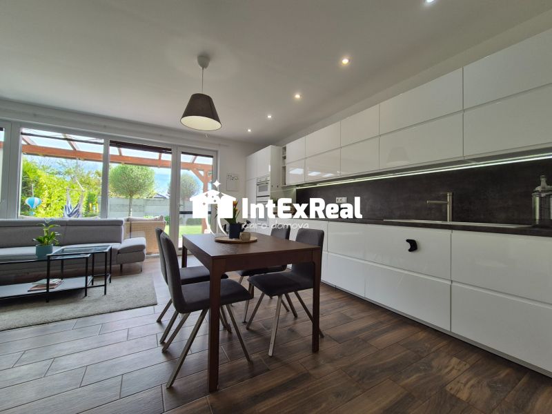 Výnimočný predaj! Byt so záhradou,  garážou, Galanta , viac na: https://reality.intexreal.sk/