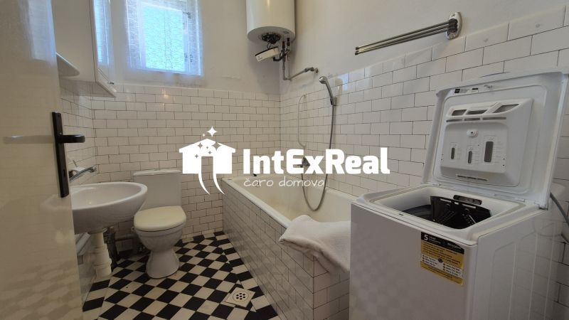 Rodinný  dom  s novou strechou, predaj, Košúty, viac na: https://reality.intexreal.sk/