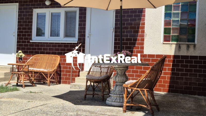 Rodinný  dom  s novou strechou, predaj, Košúty, viac na: https://reality.intexreal.sk/