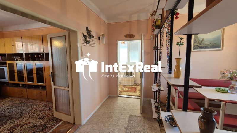 Rodinný  dom  s novou strechou, predaj, Košúty, viac na: https://reality.intexreal.sk/