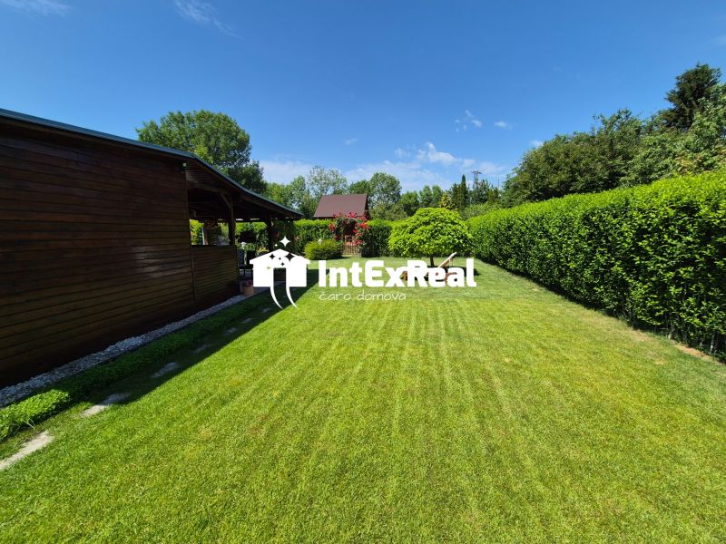 Záhrada s vírivkou, záhradným domčekom, Galanta, Sever, viac na: https://reality.intexreal.sk/