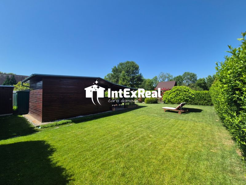 Záhrada s vírivkou, záhradným domčekom, Galanta, Sever, viac na: https://reality.intexreal.sk/