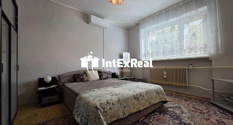 Nehnuteľnosť s potenciálom, RD s 18,71á pozemkom, na predaj Mostová, viac na: https://reality.intexreal.sk/