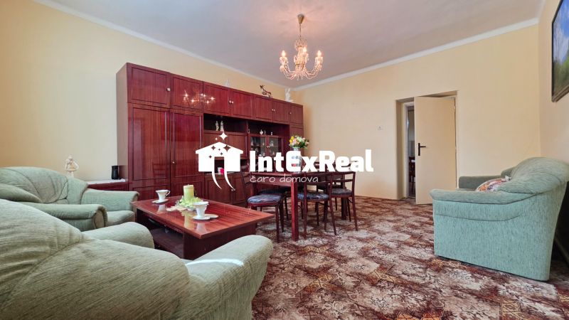 Nehnuteľnosť s potenciálom, RD s 18,71á pozemkom, na predaj Mostová, viac na: https://reality.intexreal.sk/