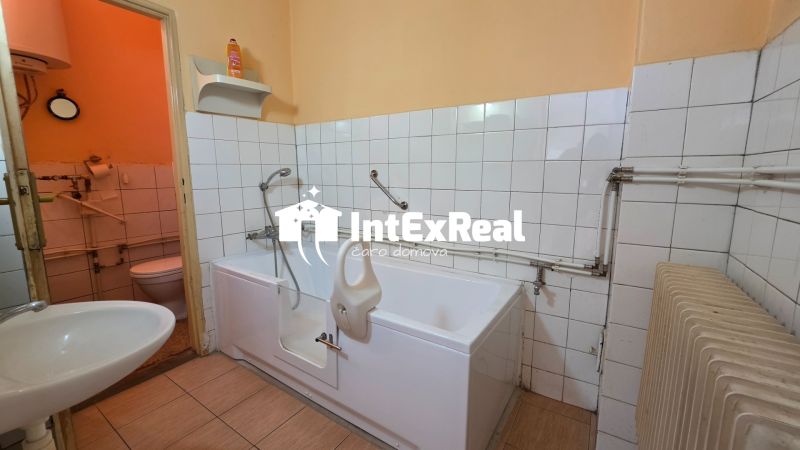 Nehnuteľnosť s potenciálom, RD s 18,71á pozemkom, na predaj Mostová, viac na: https://reality.intexreal.sk/