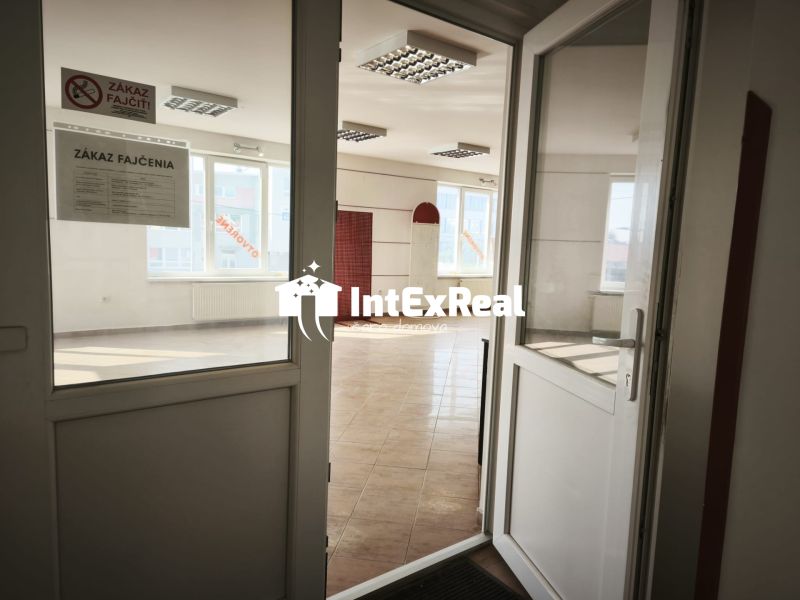 Prenájom obchodno-administratívneho priestoru , Šaľa  centrum, viac na: https://reality.intexreal.sk/