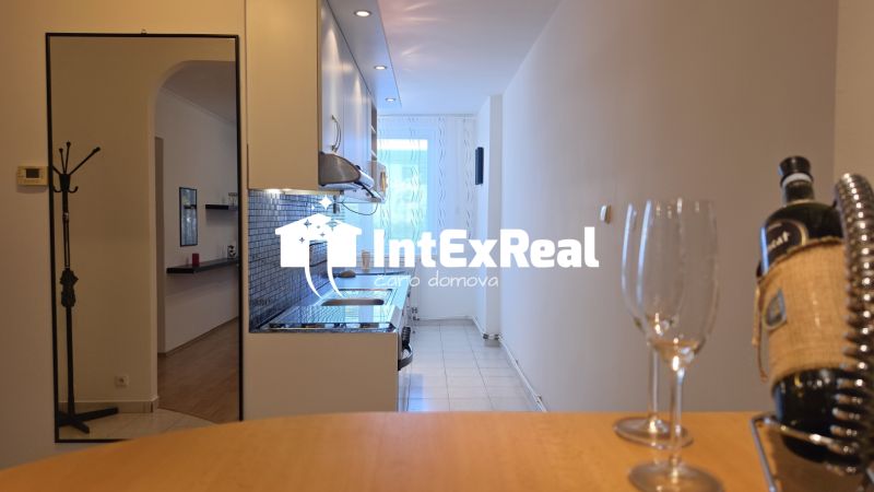 Zariadený 2 izb. Byt, garáž na prenájom, Galanta, Krásna, viac na: https://reality.intexreal.sk/