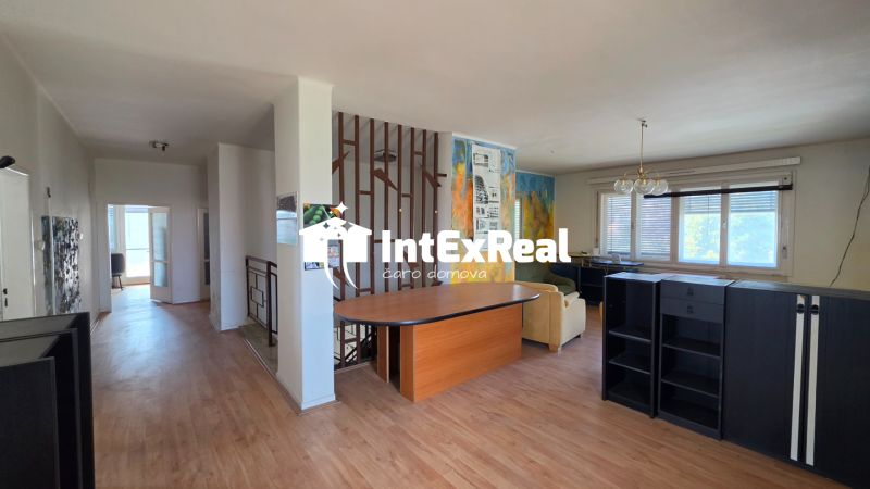 Dom  s obrovským potenciálom, na predaj, Galanta, centrum,Viac na: https://reality.intexreal.sk/