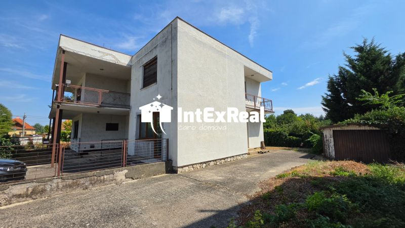 Dom  s obrovským potenciálom, na predaj, Galanta, centrum,Viac na: https://reality.intexreal.sk/