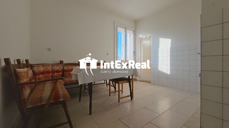 Dom  s obrovským potenciálom, na predaj, Galanta, centrum,Viac na: https://reality.intexreal.sk/