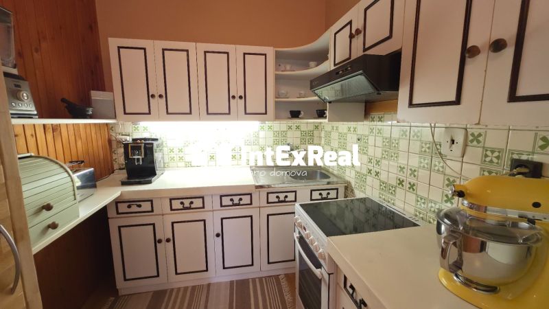 Útulný 4i rodinný dom a veľkým potenciálom, Trstice, viac na: http://reality.intexreal.sk/