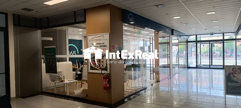 Reprezentatívny  priestor,  na prenájom, 174,5 m² / 87,17 m² a 87,33 m² / Galanta centrum, viac na: https://reality.intexreal.sk/