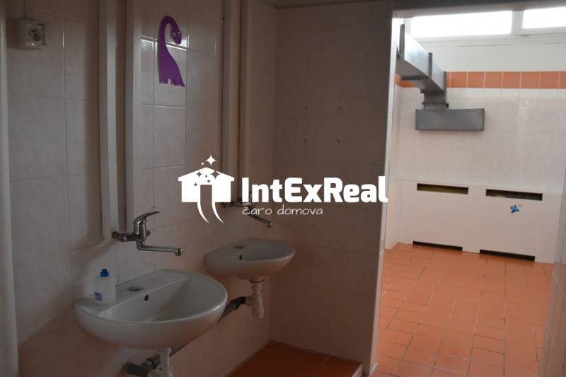 Prenajmite si voľný priestor v OC v centre mesta  Galanta, viac na: http://reality.intexreal.sk/