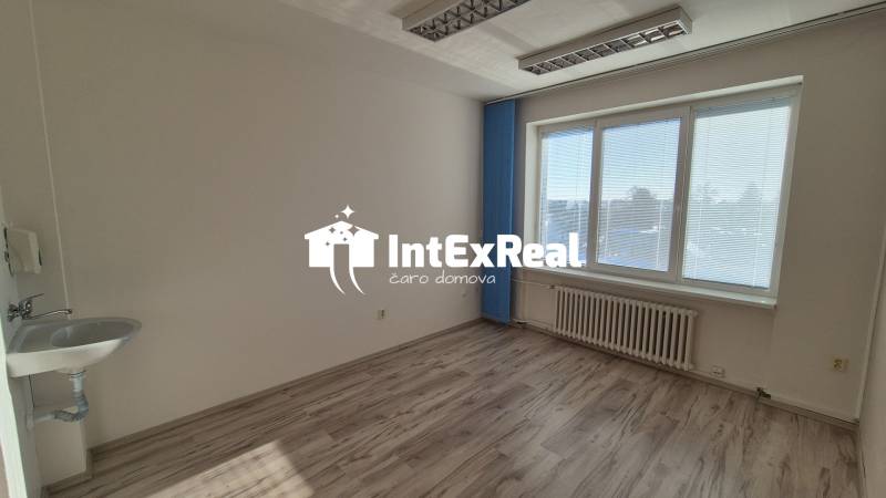 Prenájom, administratívne a kancelárske priestory, Galanta, 12,53 m², viac na: http://reality.intexreal.sk/