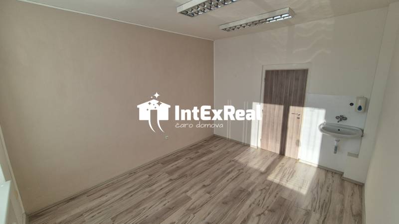 Prenájom, administratívne a kancelárske priestory, Galanta, 12,53 m², viac na: http://reality.intexreal.sk/